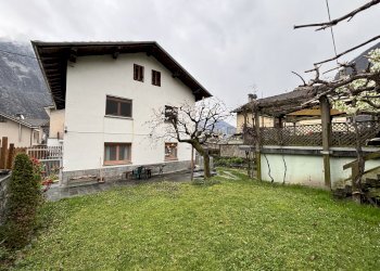 Independent house Issogne - photo 1