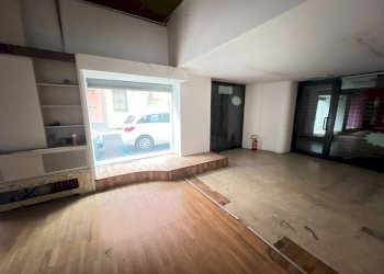 Negozio Corso Italia, 1, Alba - foto 15