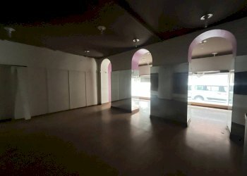 Negozio Corso Italia, 1, Alba - foto 17