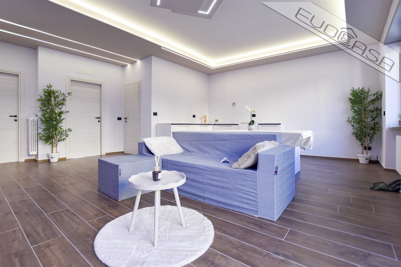 Four-room apartment Via Achille Midana  10, Pinerolo - photo 2