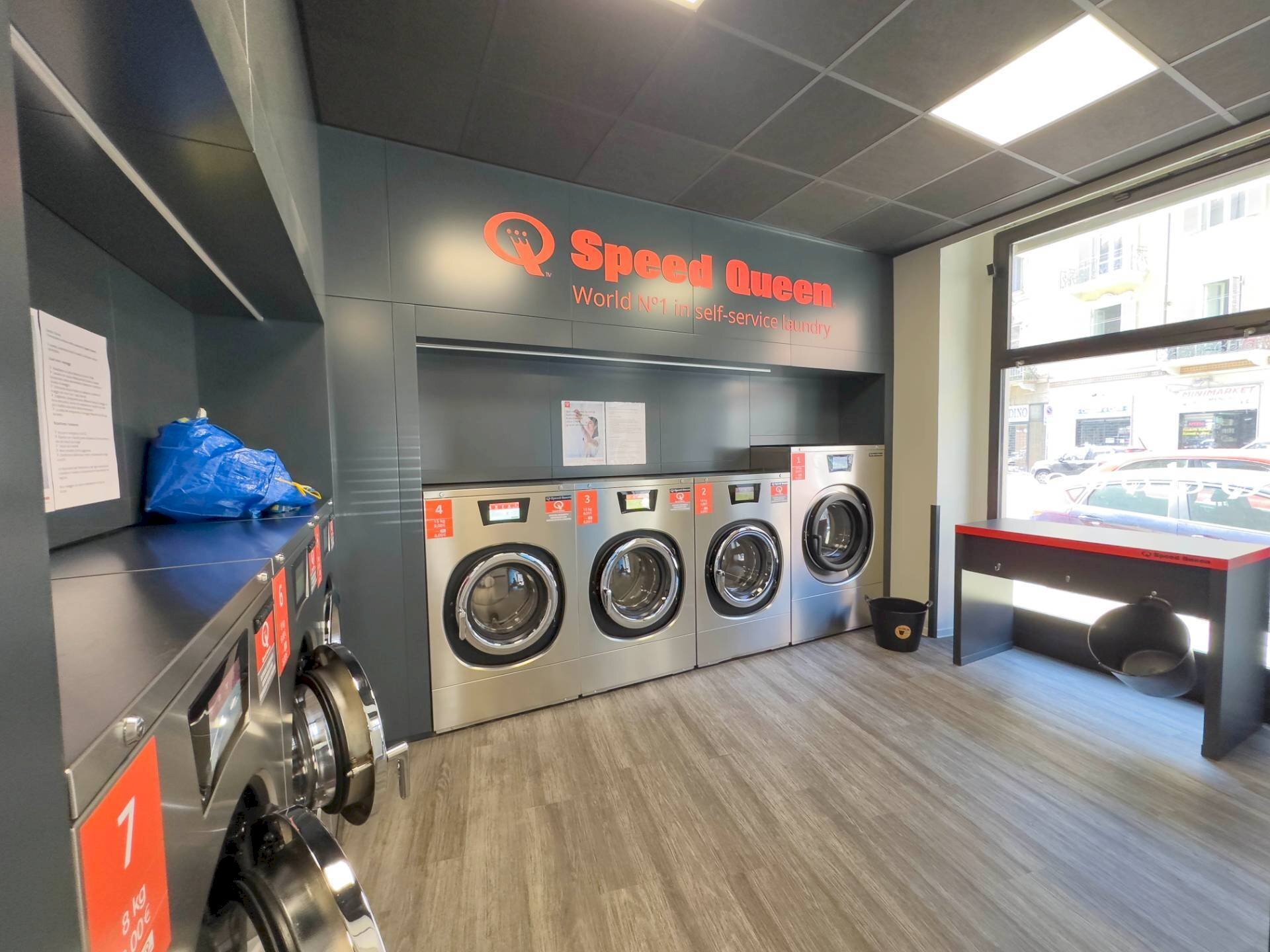 Shop Via Madama Cristina, Torino (neighborhood San Salvario) - photo 3