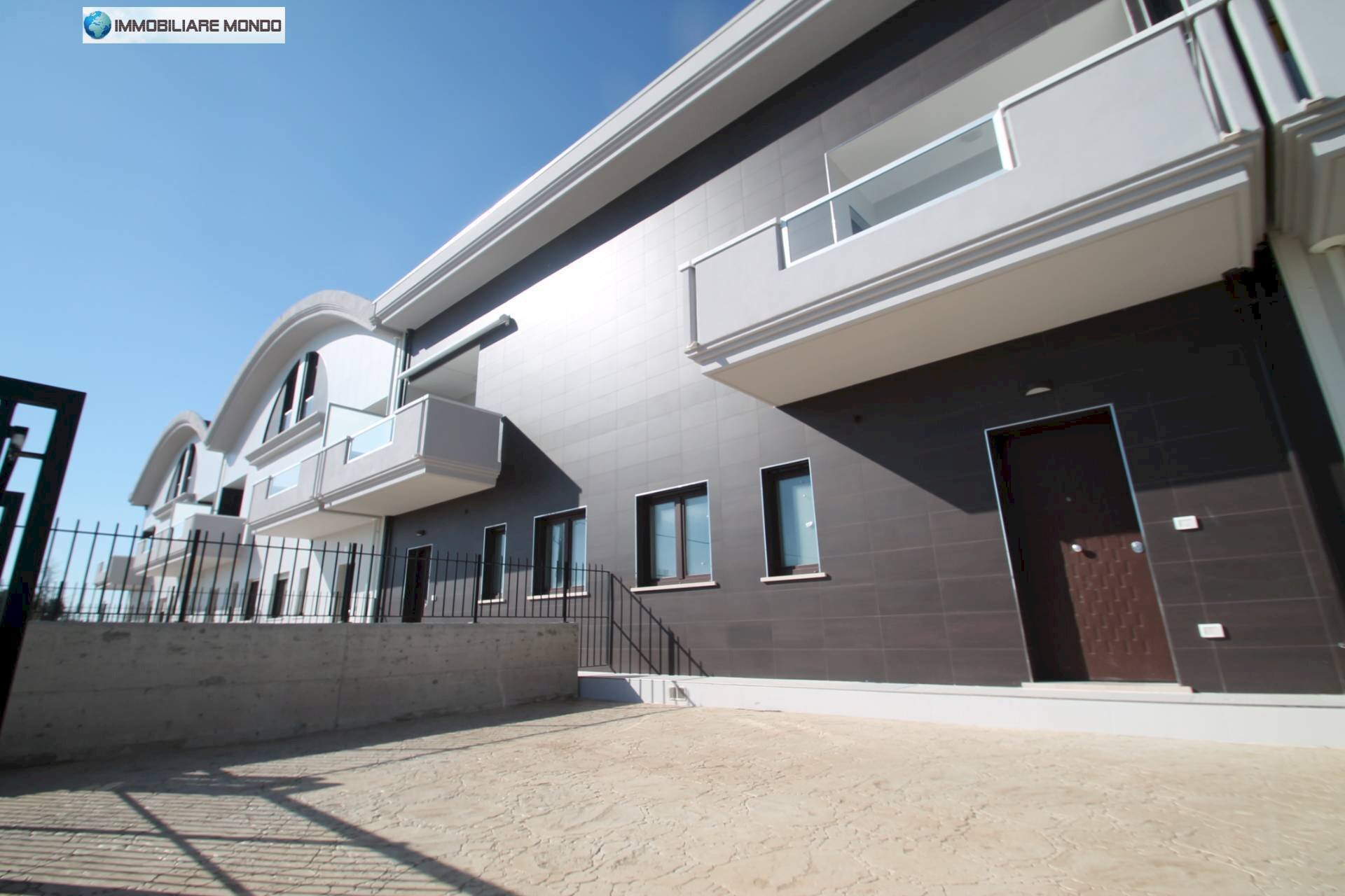 Three-room apartment Via dei Tulipani, Campomarino - photo 2