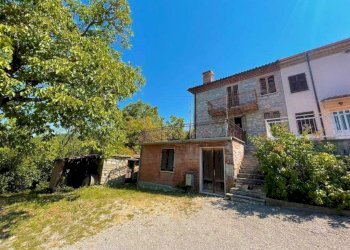 Facciata - Villa Frazione Ca' Bastardini, Fabbrica Curone - foto 1