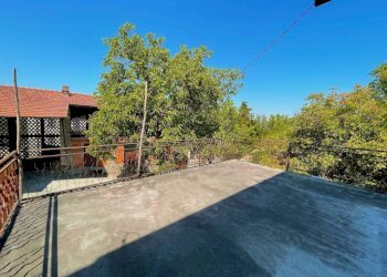 Terrazzo - Villa Frazione Ca' Bastardini, Fabbrica Curone - foto 3