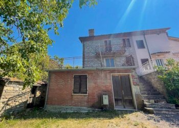 Facciata - Villa Frazione Ca' Bastardini, Fabbrica Curone - foto 7