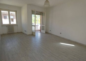 Cucina - Casa indipendente Frazione Sant'Antonio, Santo Stefano Roero - foto 16