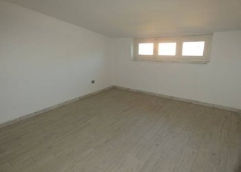 Stanza non arredata - Casa indipendente Frazione Sant'Antonio, Santo Stefano Roero - foto 24