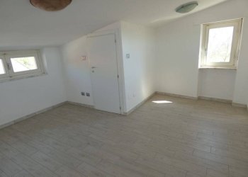 Cucina - Casa indipendente Frazione Sant'Antonio, Santo Stefano Roero - foto 27