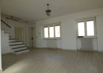 Cucina - Casa indipendente Frazione Sant'Antonio, Santo Stefano Roero - foto 7