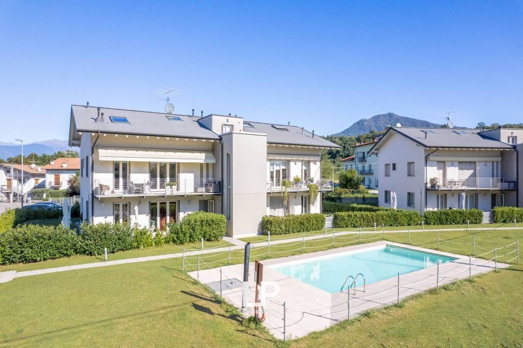 Piscina - Four-room apartment via Camillo Benso di Cavour, 134, Leggiuno - photo 3