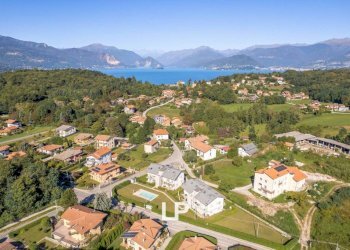 Vista - Quadrilocale via Camillo Benso di Cavour, 134, Leggiuno - foto 1