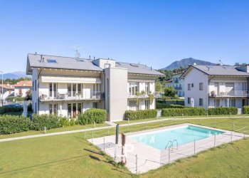 Piscina - Quadrilocale via Camillo Benso di Cavour, 134, Leggiuno - foto 3