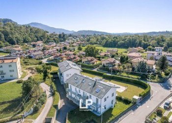 Vista - Quadrilocale via Camillo Benso di Cavour, 134, Leggiuno - foto 9