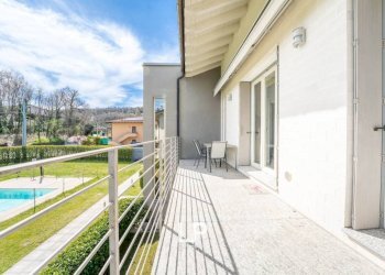 Piscina - Quadrilocale via Camillo Benso di Cavour, 134, Leggiuno - foto 13