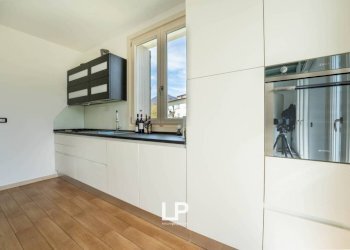 Cucina - Quadrilocale via Camillo Benso di Cavour, 134, Leggiuno - foto 15