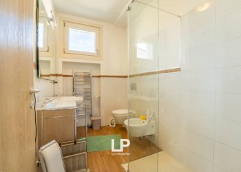 Bagno - Quadrilocale via Camillo Benso di Cavour, 134, Leggiuno - foto 19