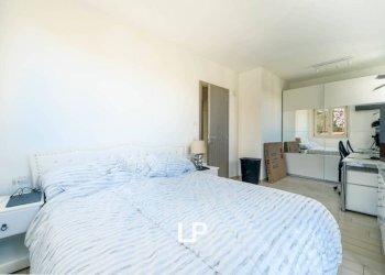 Camera da letto - Quadrilocale via Camillo Benso di Cavour, 134, Leggiuno - foto 21