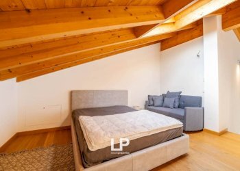 Camera da letto - Quadrilocale via Camillo Benso di Cavour, 134, Leggiuno - foto 26