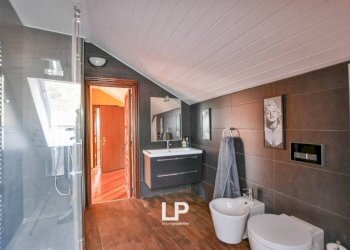 Bagno - Trilocale viale Vittorio Veneto, 26, Lesa - foto 24