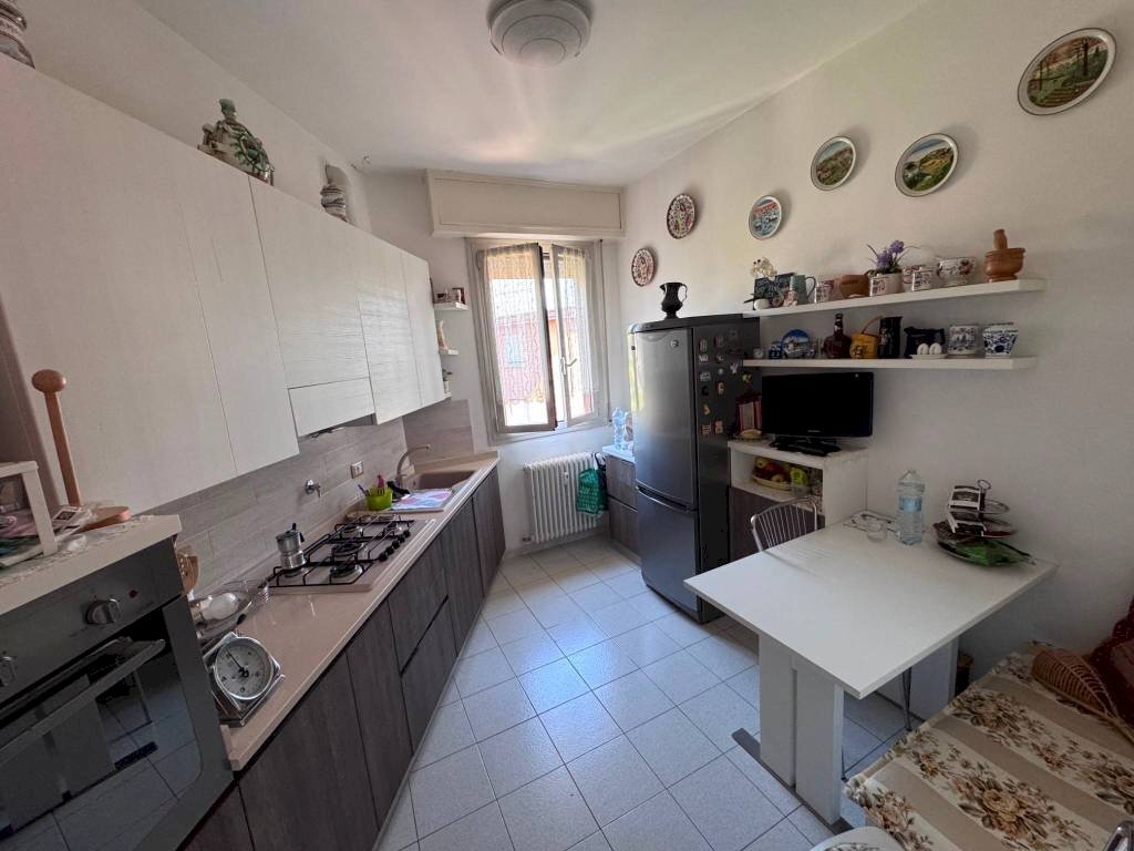 Cucina - Quadrilocale via Giuseppe Mazzini, 31, Ozzano dell'Emilia - foto 1