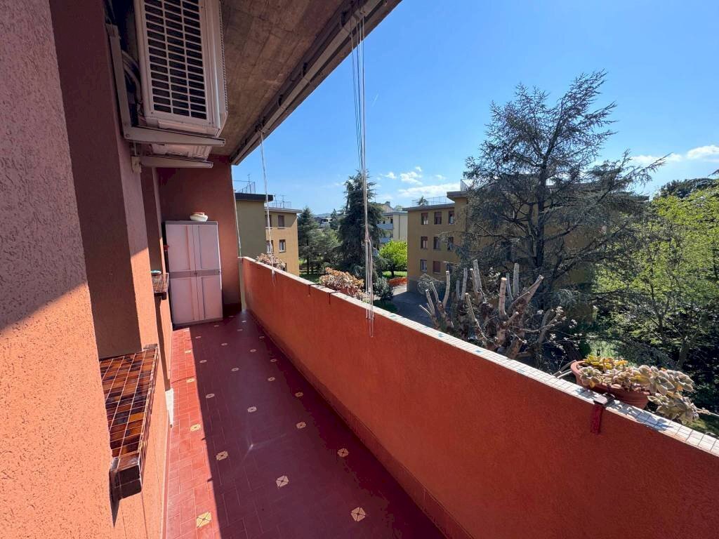 Balcone - Quadrilocale via Giuseppe Mazzini, 31, Ozzano dell'Emilia - foto 2
