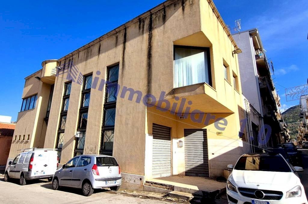 Facciata - Ufficio via Monte Grappa, 25, Alcamo - foto 1