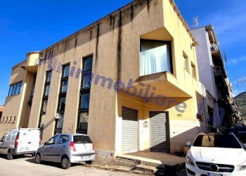 Facciata - Ufficio via Monte Grappa, 25, Alcamo - foto 1