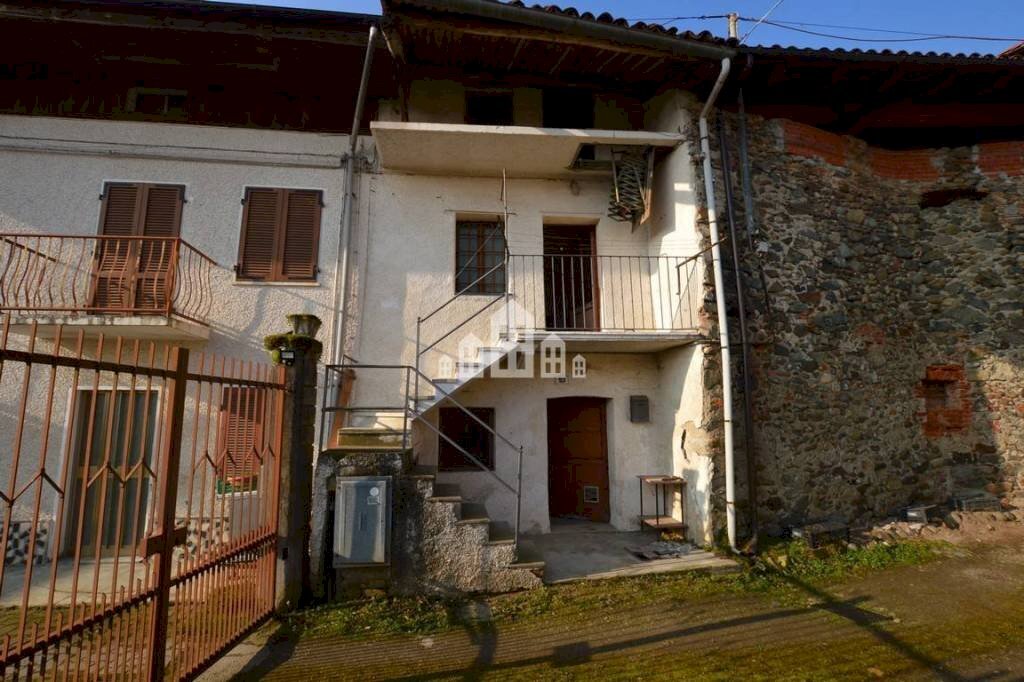 Facciata - Casa indipendente via Umberto I, 53, Colleretto Giacosa - foto 2