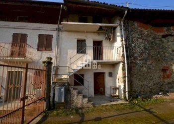 Facciata - Casa indipendente via Umberto I, 53, Colleretto Giacosa - foto 2