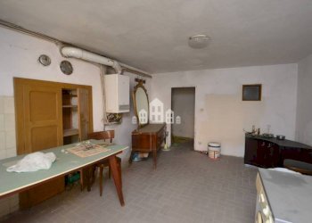 Salone - Casa indipendente via Umberto I, 53, Colleretto Giacosa - foto 4