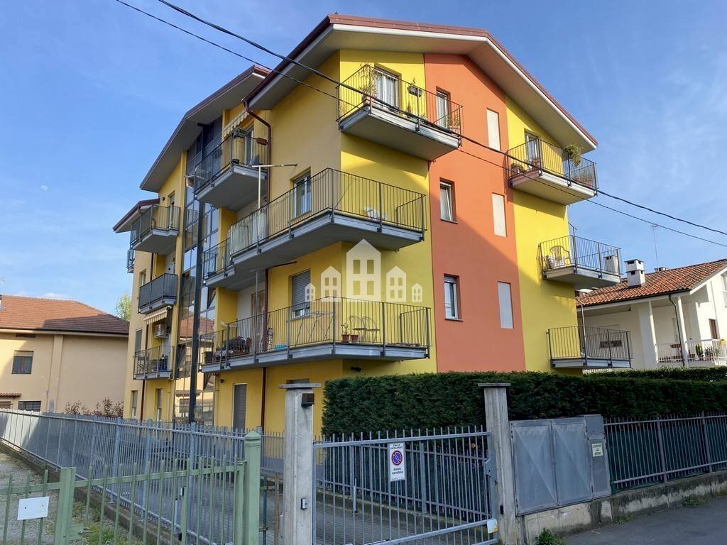 Facciata - Trilocale via Tenente raverdino, 12, Castellamonte - foto 1