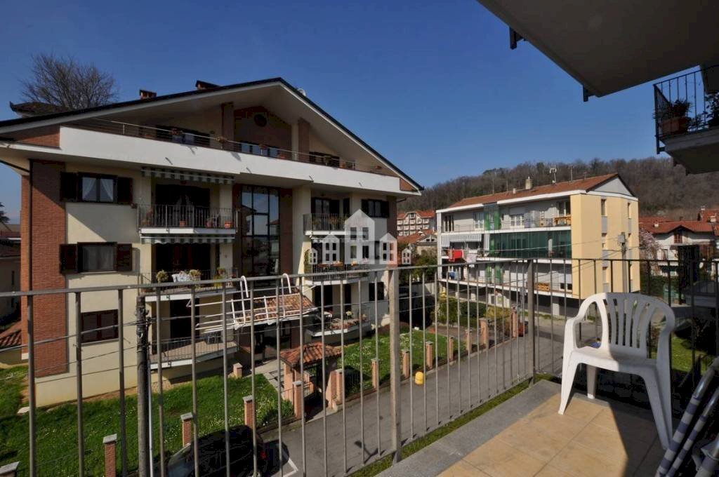 Facciata - Trilocale via Tenente raverdino, 12, Castellamonte - foto 2