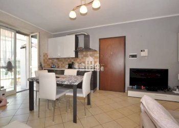 Salone - Three-room apartment via Tenente raverdino, 12, Castellamonte - photo 1