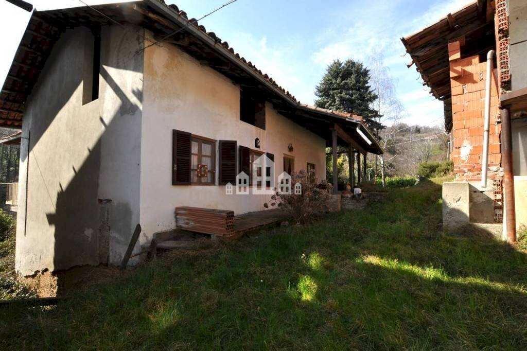 Giardino - Casa indipendente Località San Bernardo, 46, Cuorgnè - foto 1