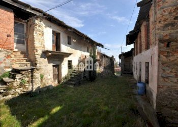 Giardino - Casa indipendente Località San Bernardo, 46, Cuorgnè - foto 2