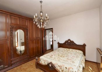 Camera da letto - Casa indipendente Località San Bernardo, 46, Cuorgnè - foto 25