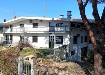 Facciata - Capannone Regione Tomboleto, 6, Azeglio - foto 3