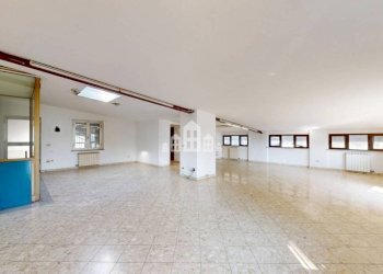 Salone - Capannone Regione Tomboleto, 6, Azeglio - foto 23