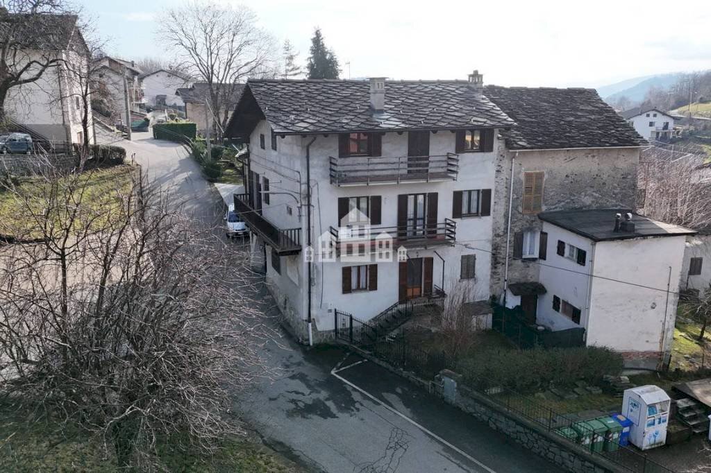 Vista - Casa indipendente via Cavour, 2, Brosso - foto 1