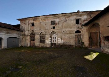 Facciata - Casa indipendente via Cesare battisti, 4, Cuorgnè - foto 1