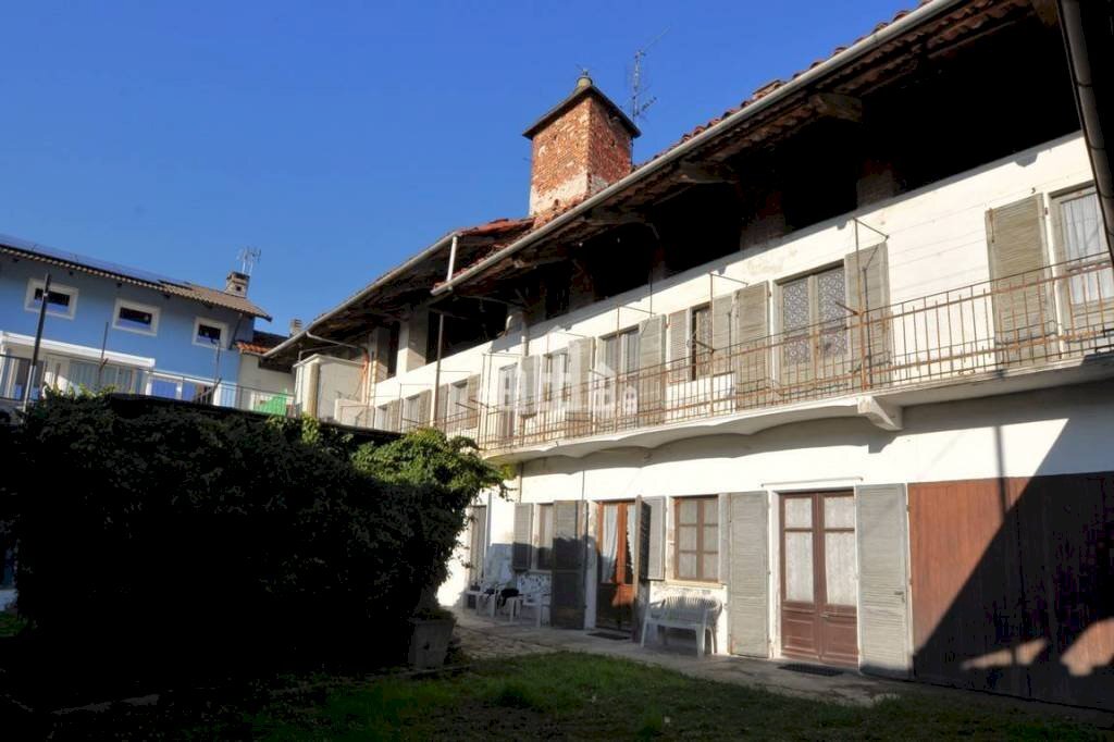 Facciata - Casa indipendente via Don Oddonino, 6, Ciconio - foto 2