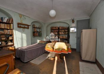 Stanza arredata - Casa indipendente via Don Oddonino, 6, Ciconio - foto 17