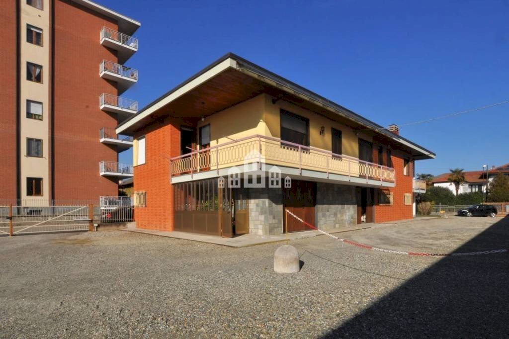 Facciata - Villa via Fontana, 55, Feletto - foto 1