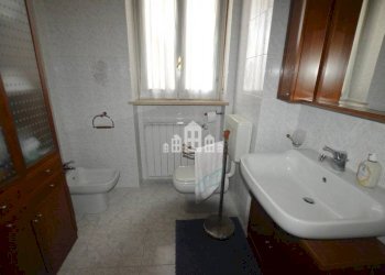 Bagno - Appartamento via Brigate, 41, Cuorgnè - foto 14