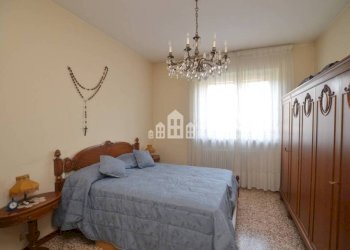 Camera da letto - Appartamento via Brigate, 41, Cuorgnè - foto 17