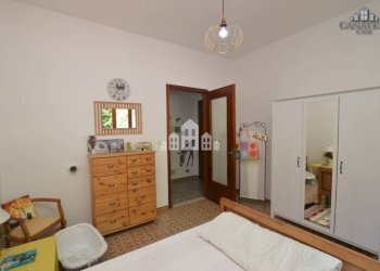 Camera da letto - Quadrilocale Frazione Torre Antigliera, 26, Sparone - foto 12