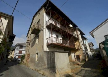 Facciata - Casa indipendente via Pietro Bossatti, 18, Rueglio - foto 7