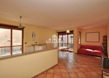 Salone - Quadrilocale via Torino, 31, Cuorgnè - foto 3