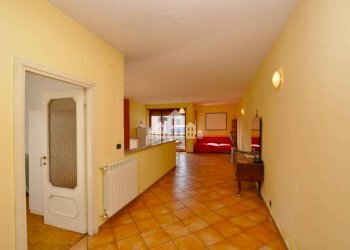 Corridoio - Quadrilocale via Torino, 31, Cuorgnè - foto 5