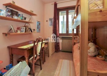 Camera da letto - Quadrilocale Frazione Macchia, 4, Forno Canavese - foto 15